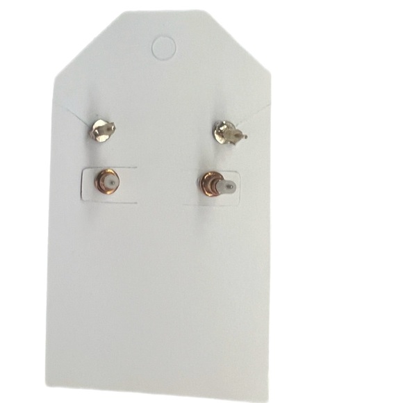 2 Mini Stud Earrings - Green Gem and Gold Tone Bar - New - St Patrick‘s Day! - Picture 2 of 5